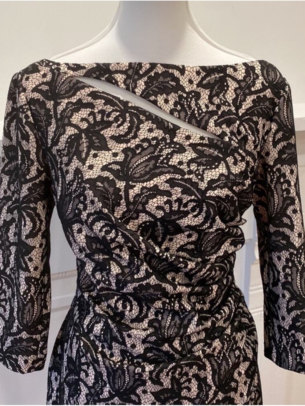 Kay Unger New York Size 12 Vintage Cocktail Dress Semi Formal Large Modern Lace
